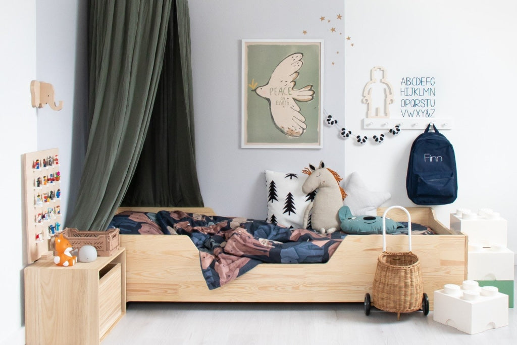Junior bed