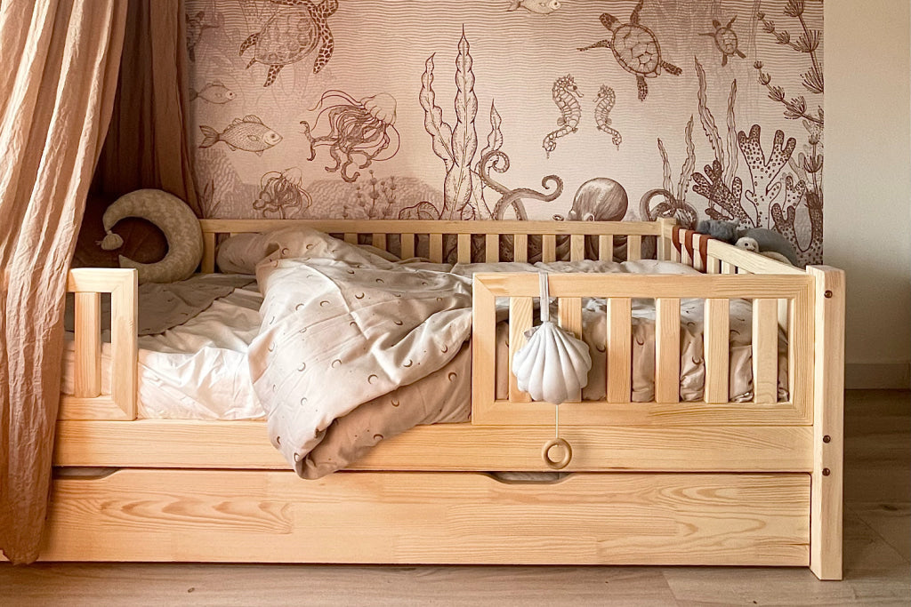 Junior bed