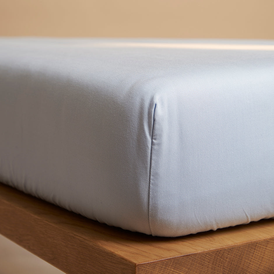Børne kuvertlagen i TENCEL™ twill lyseblå 90x200