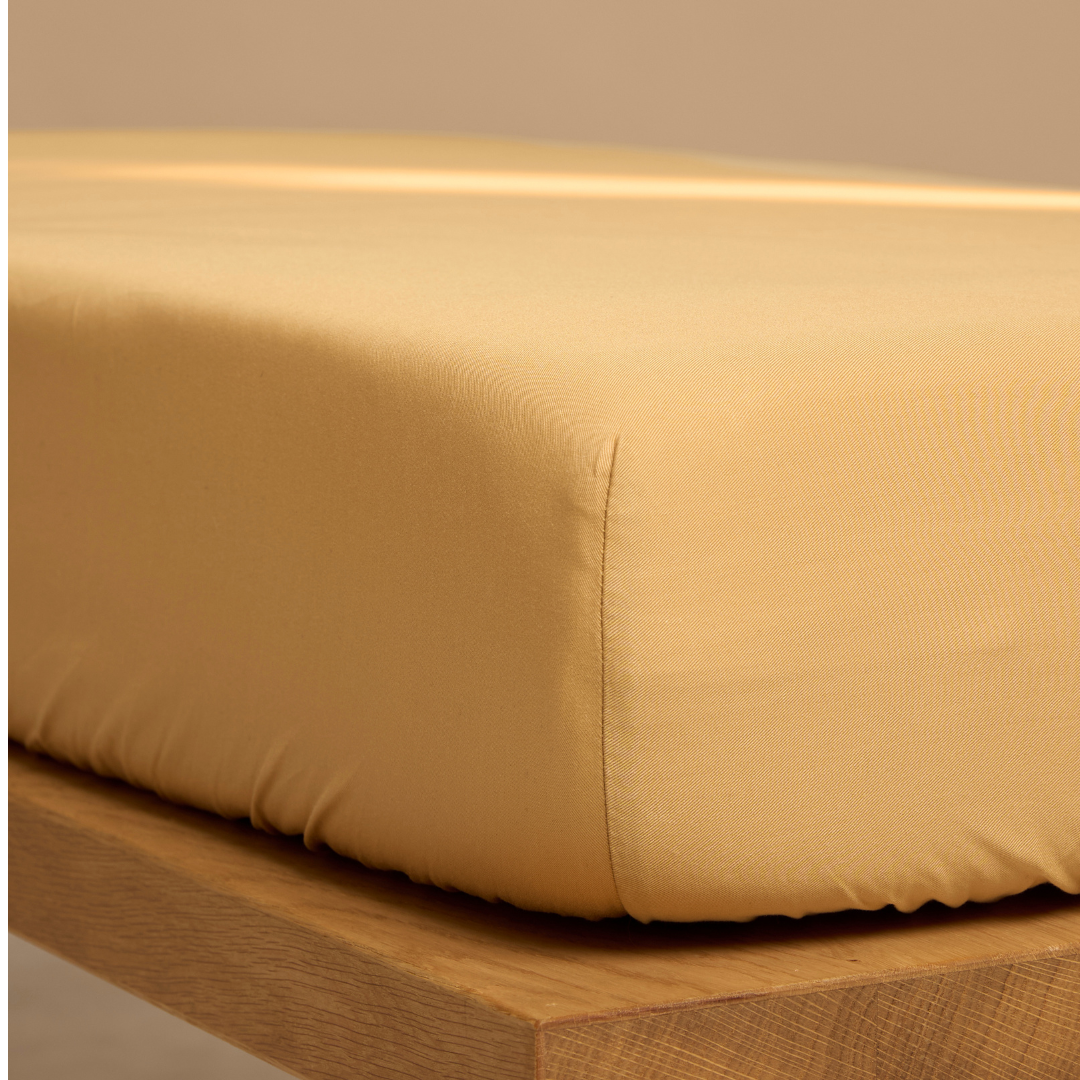 Børne kuvertlagen i TENCEL™ twill Okkergula 90x200