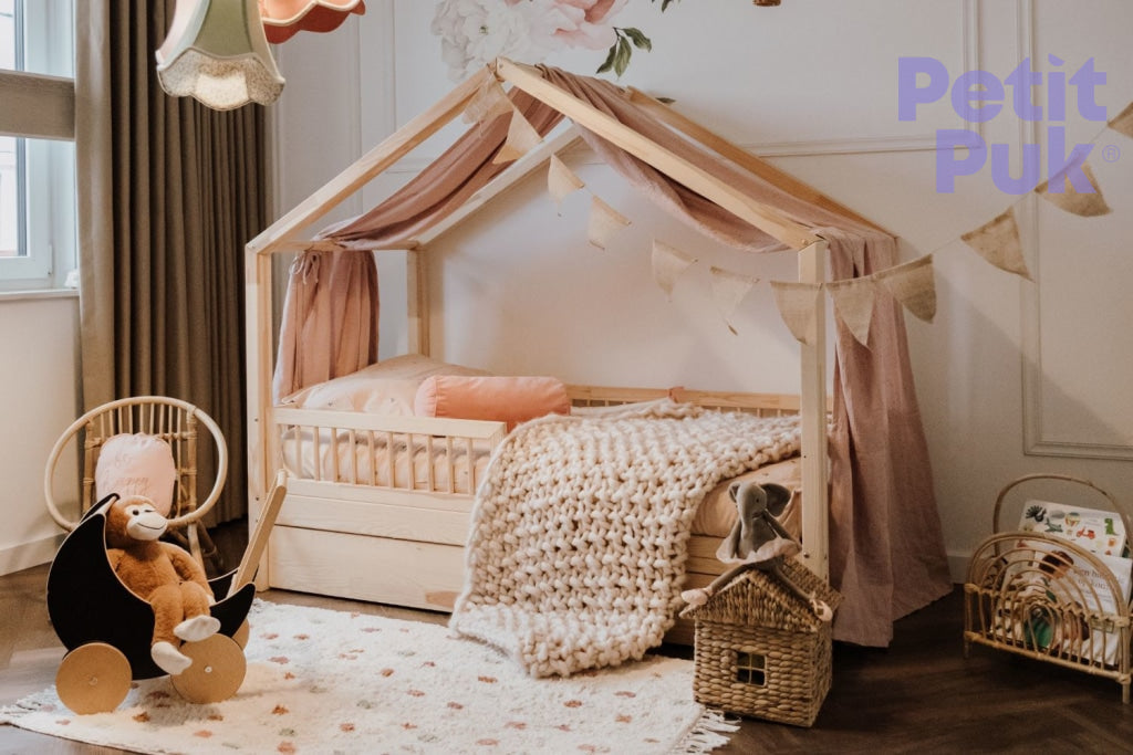 Cato Kick - Curtain House Bed